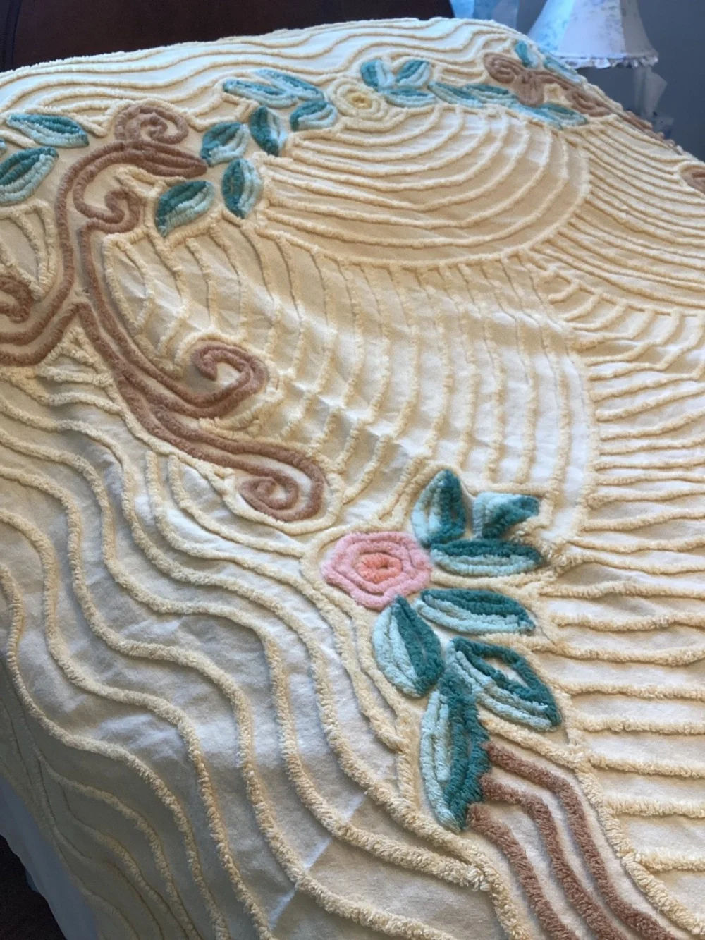 Vintage/antique full size floral chenille bedspread